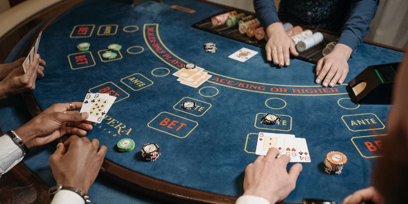 Baccarat online có phù hợp với người mới không?