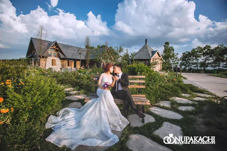Khung cảnh chụp ảnh cưới trong studio