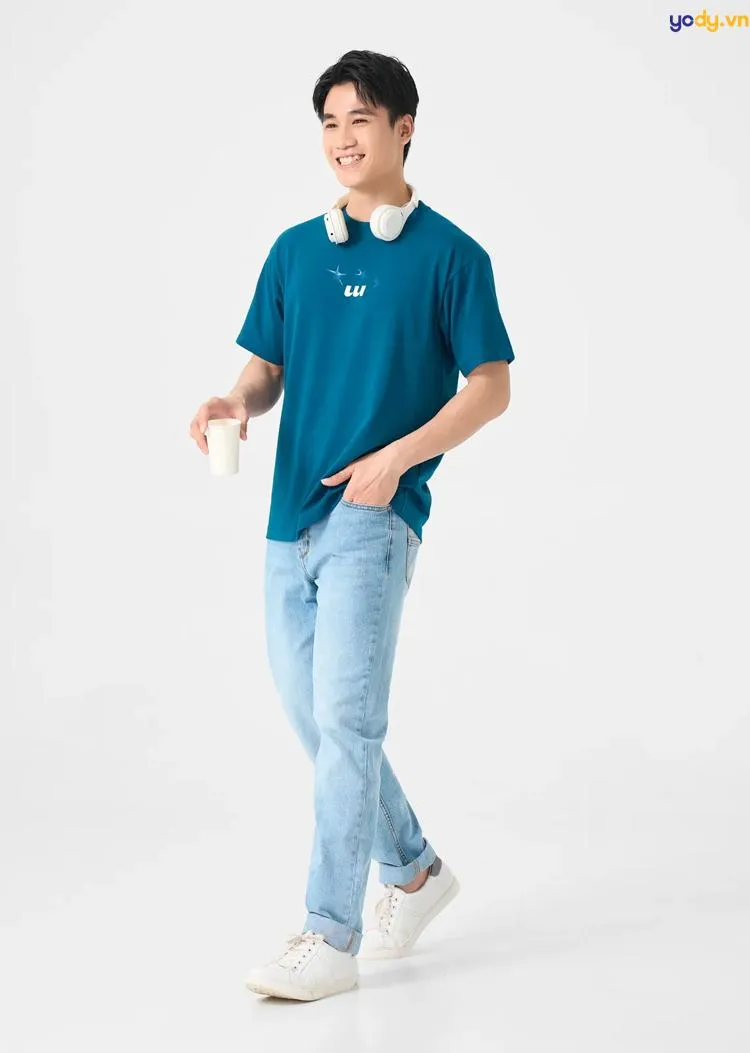 Người sinh năm Nhâm Tuất 1922 thuộc mệnh Thủy, vì vậy màu xanh dương là một màu sắc phong thủy rất hợp với họ