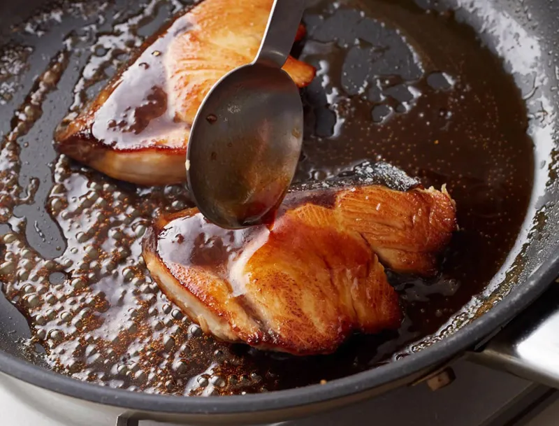 Cá tuyết nướng với xốt teriyaki