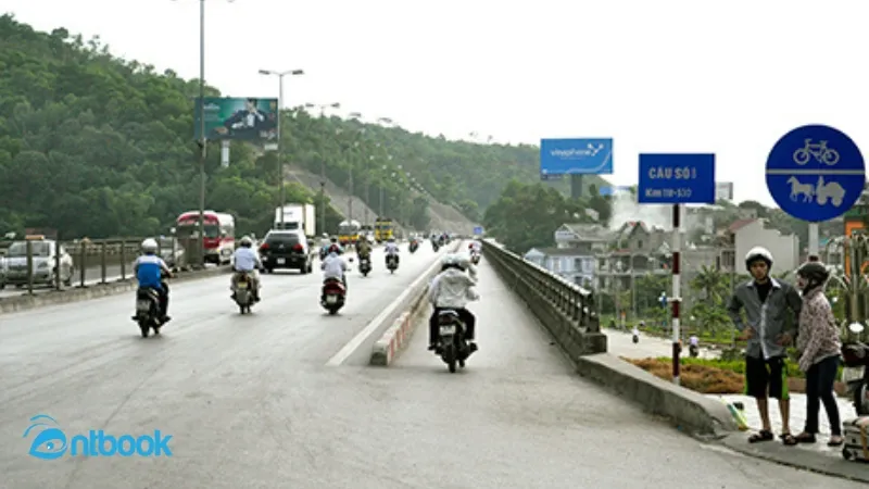 Làn đường dành riêng cho xe thô sơ